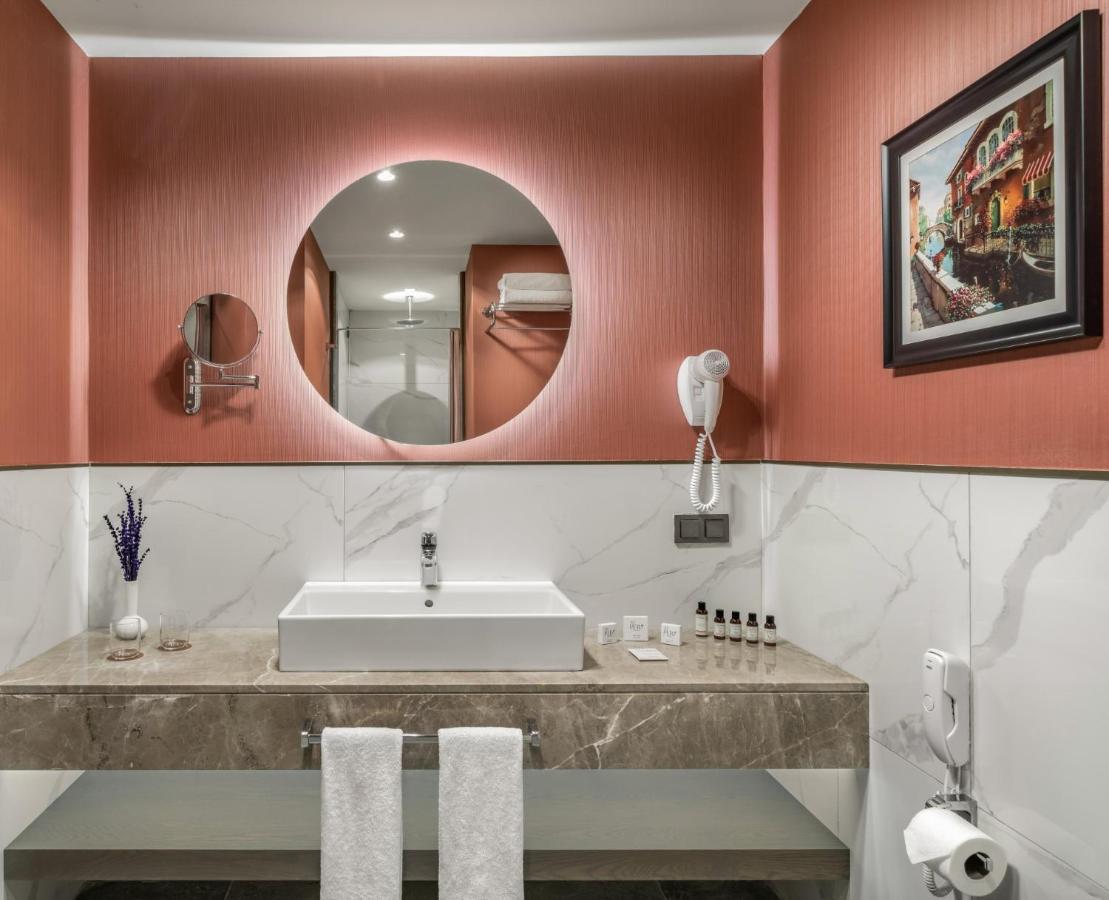 Aspera Hotel Altunizade Istanbul Bagian luar foto